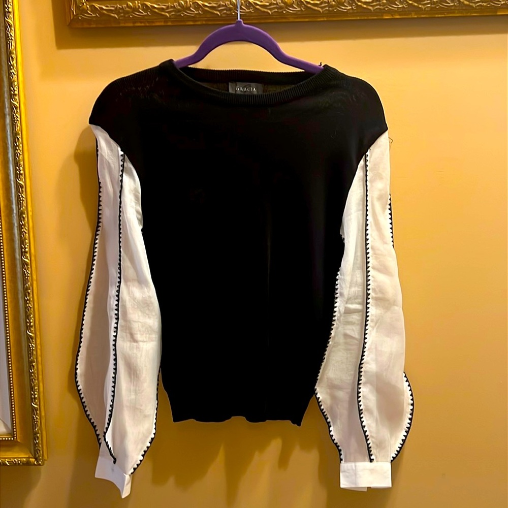 Gracia Black and white long sleeve crew neck top size Small